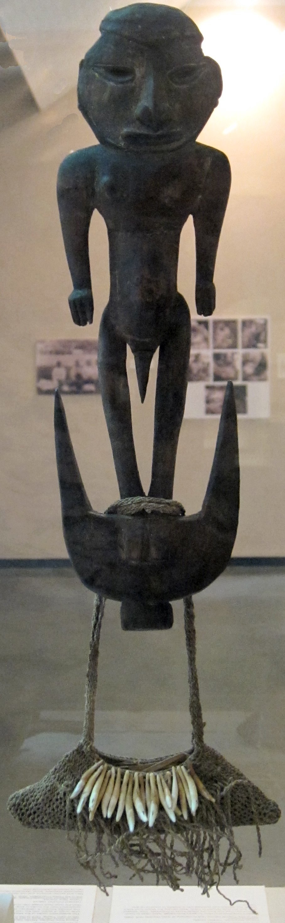 Suspension hook, Papua New Guinea, Middle Sepik River region, probably Iatmul people, Honolulu Academy of Arts