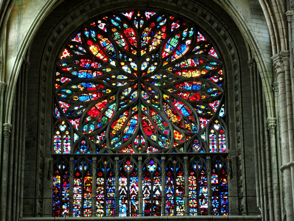 Stained glass windows of Amiens Cathedral, pic-004