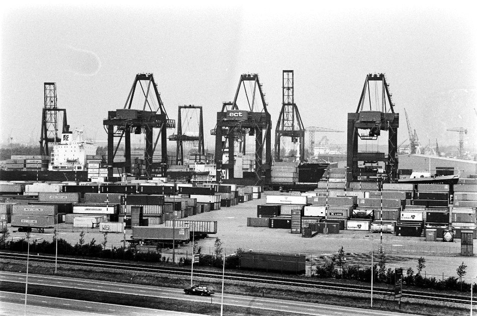 Staking bij havenbedrijf ECT duurt voort overzicht van de van bedrijf ECT, Bestanddeelnr 932-1852
