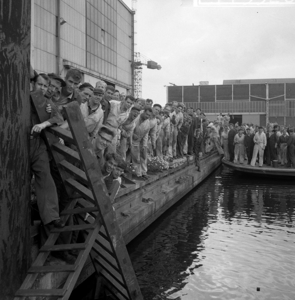 Staking bij de NDSM, trap waarover fotograaf naar binnen klom, Bestanddeelnr 911-5326