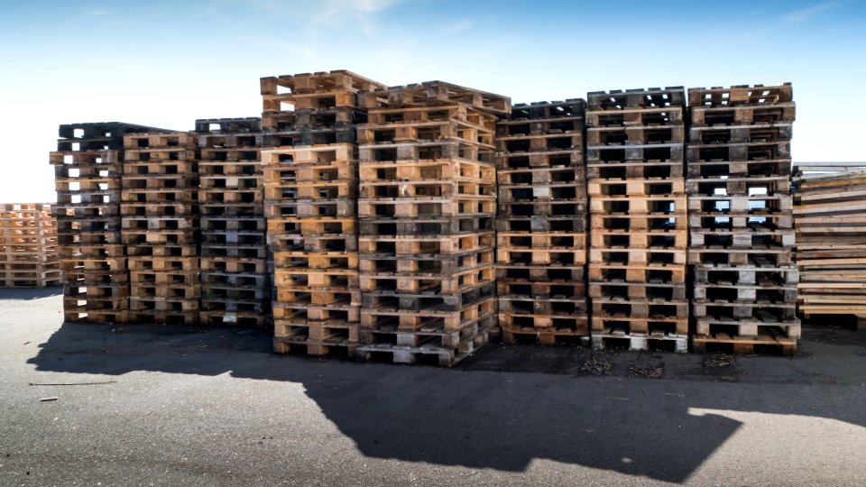 Stacks of EUR-pallets on Grötö