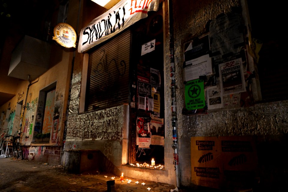 Syndikat at night after eviction 2020-08-07 12