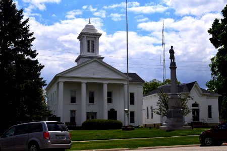 Stark County Courthouse and memorial, Illinois photo
