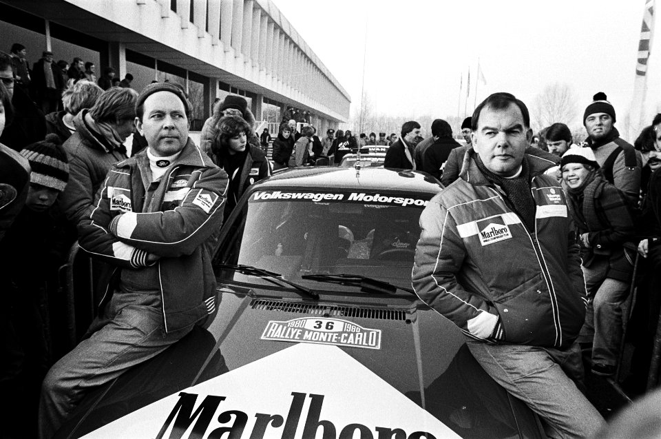 Start aantal deelnemers in Leusden voor de Rally van Monte Carlo Pon (rechts) , Bestanddeelnr 930-6292