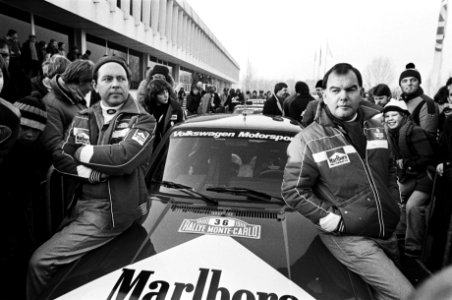 Start aantal deelnemers in Leusden voor de Rally van Monte Carlo Pon (rechts) , Bestanddeelnr 930-6292