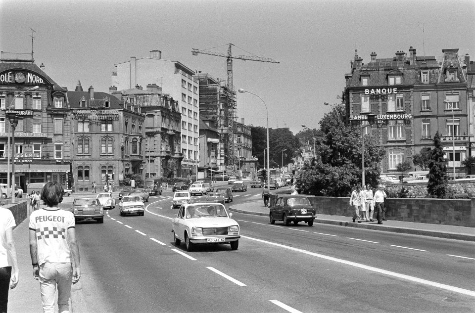 Stadsgezichten Luxemburg, nr. 12 Vallee de la Petrusse Pont Adolphe , nr. 13 Bou, Bestanddeelnr 924-7164
