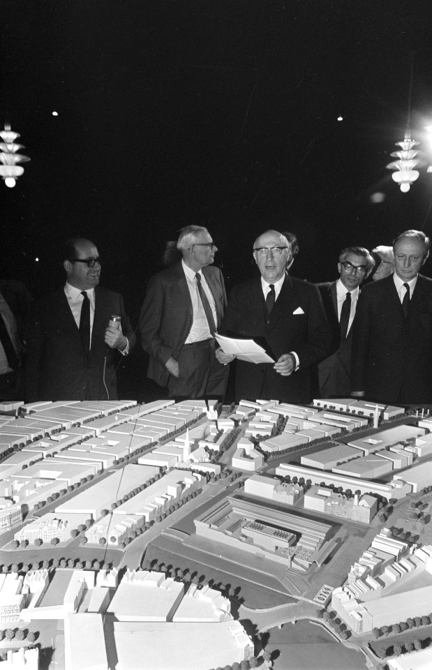 Stadhuisontwerp van de Weense architect Wilhelm Holzbauer in een internationale , Bestanddeelnr 921-8799