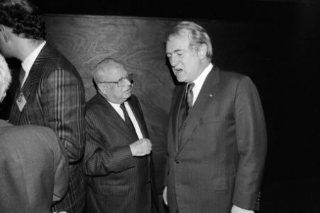 Symposium Veertig jaar Israel en de kerken in Adam vz Joods Wereld Congres Rie, Bestanddeelnr 934-1936