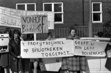 Staatssecretaris Vonhoff (CRM) bij bereiken hoogste punt van Gogh Museum Amsterd, Bestanddeelnr 925-0641