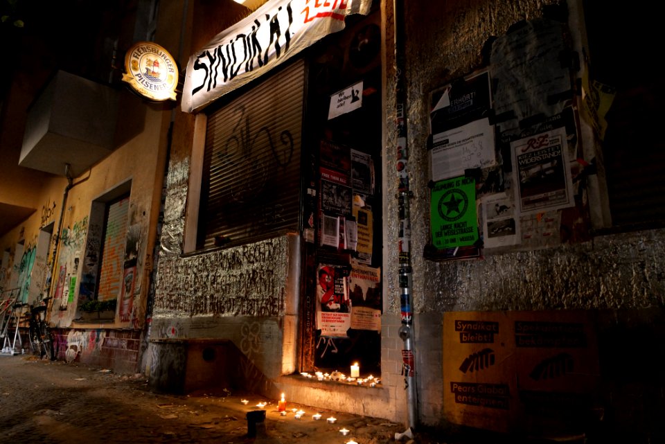 Syndikat at night after eviction 2020-08-07 11