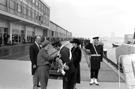 Staatsbezoek Zweeds Koninklijk Paar aan Nederland Aankomst HM, Prins Bernhard,, Bestanddeelnr 928-8483