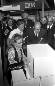 Staatssecretaris Grapperhaus opent Efficiencybeurs, RAI, Amsterdam, Bestanddeelnr 923-8639
