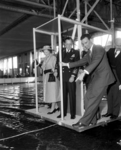 Staatsbezoek van koningin Elizabeth II van Engeland en prins Philip aan Nederla…, Bestanddeelnr 909-4430