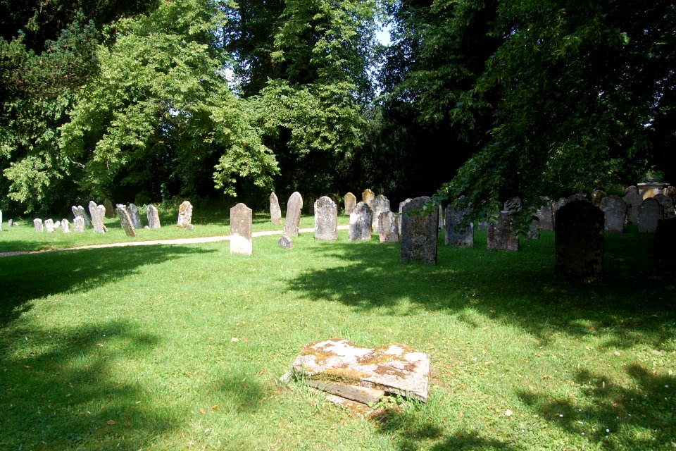 St Mary's Church, Church Street, Bentworth (NHLE Code 1094149) (July 2019) (Churchyard)
