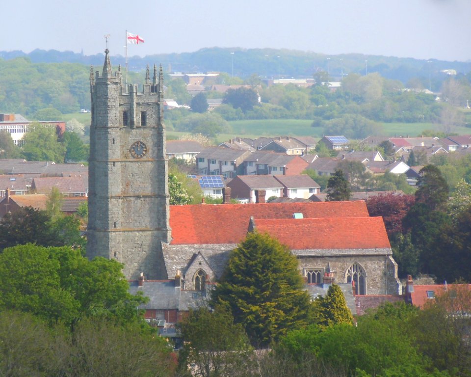 St Mary the Virgin's Church, High Street, Carisbrooke (May 2016) (from Carisbrooke Castle)