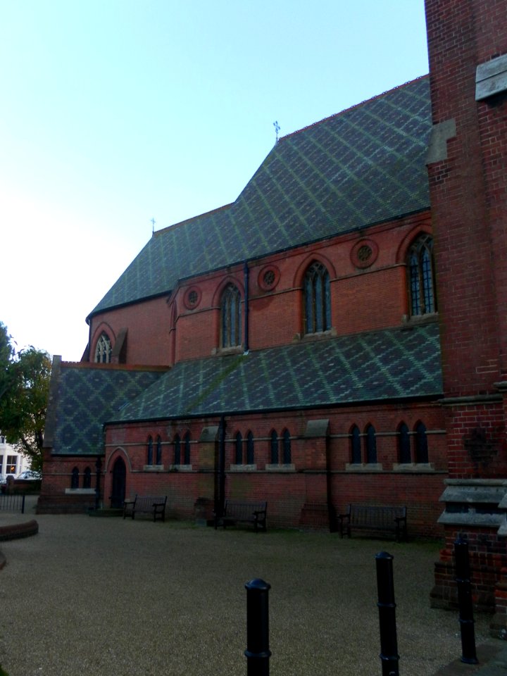 St Saviour's Church, South Street, Eastbourne (NHLE Code 1190569) (October 2012) (3)