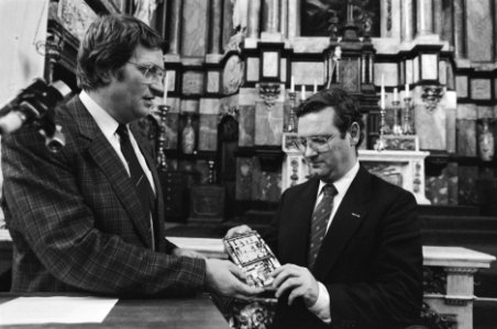 Staatssecretaris Dees (r), Bestanddeelnr 934-4041