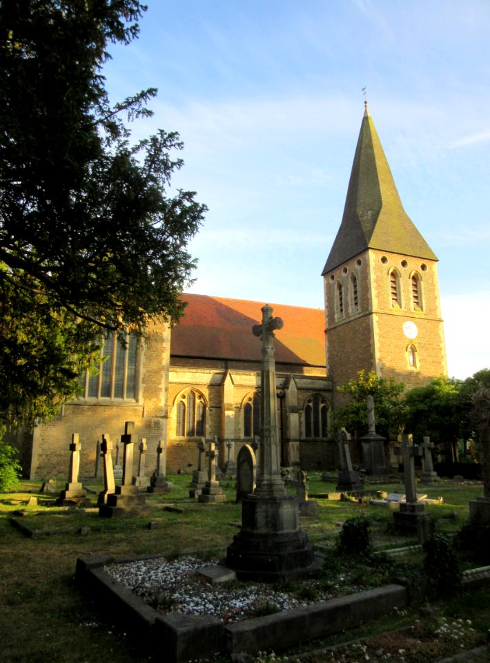 St Peter's Church, Burwood Road, Hersham (NHLE Code 1188005) (June 2015) (6)