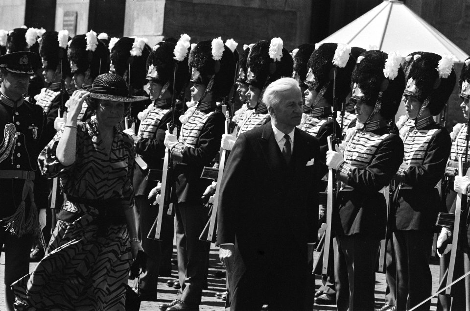 Staatsbezoek van president Von Weizsacker van West Duitsland Vaon Weizsaker en , Bestanddeelnr 933-3406