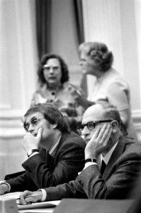 Staatssecretaris Meijer (links) en minister Van Doorn, Bestanddeelnr 926-9972