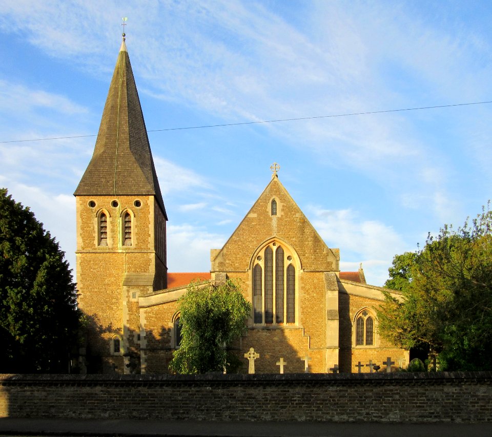 St Peter's Church, Burwood Road, Hersham (NHLE Code 1188005) (June 2015) (9)