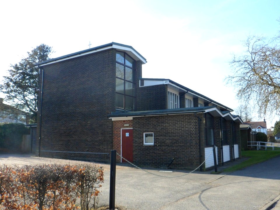 St Ambrose's Church, Warren Park, Warlingham (April 2013) (4)