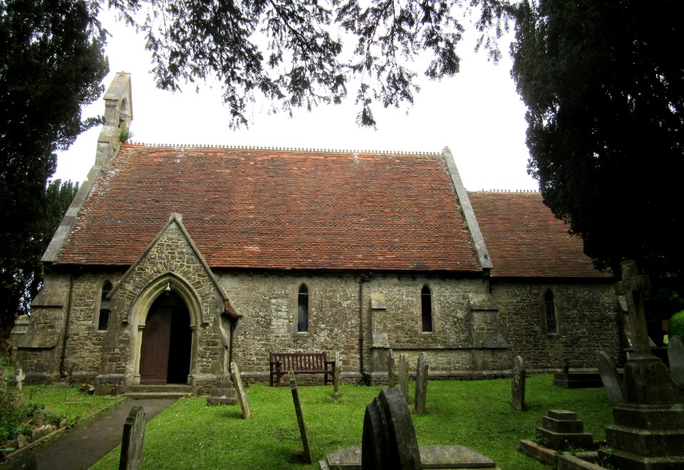 St Peter's Church, Church Road, Havenstreet (May 2016) (1)