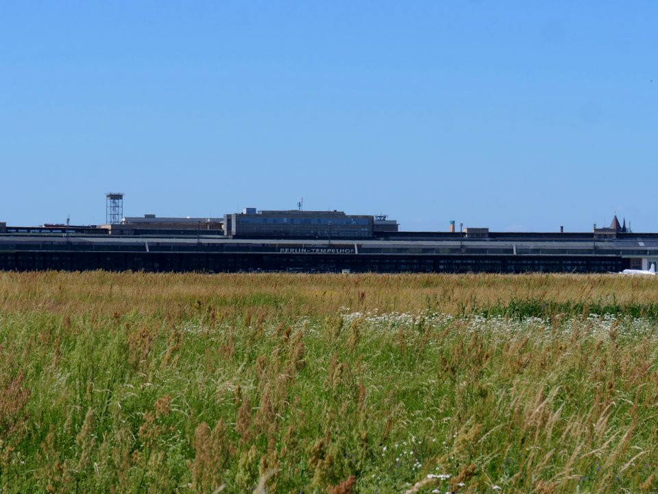 Tempelhofer Feld in june 2019 02