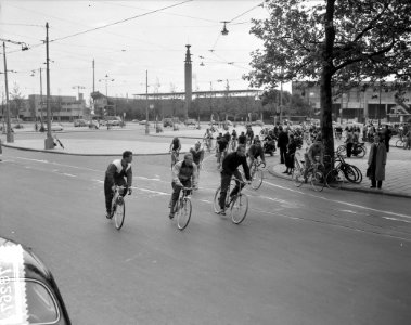 Start Ronde van Nederland voor amateurs Olympisch Stadion, Bestanddeelnr 907-8267
