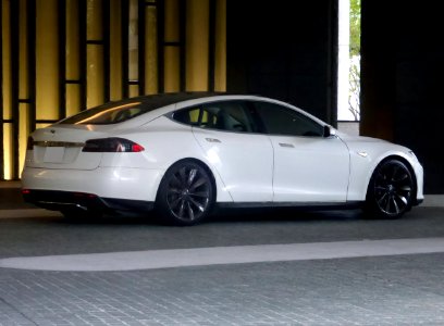 Tesla MODEL S rear