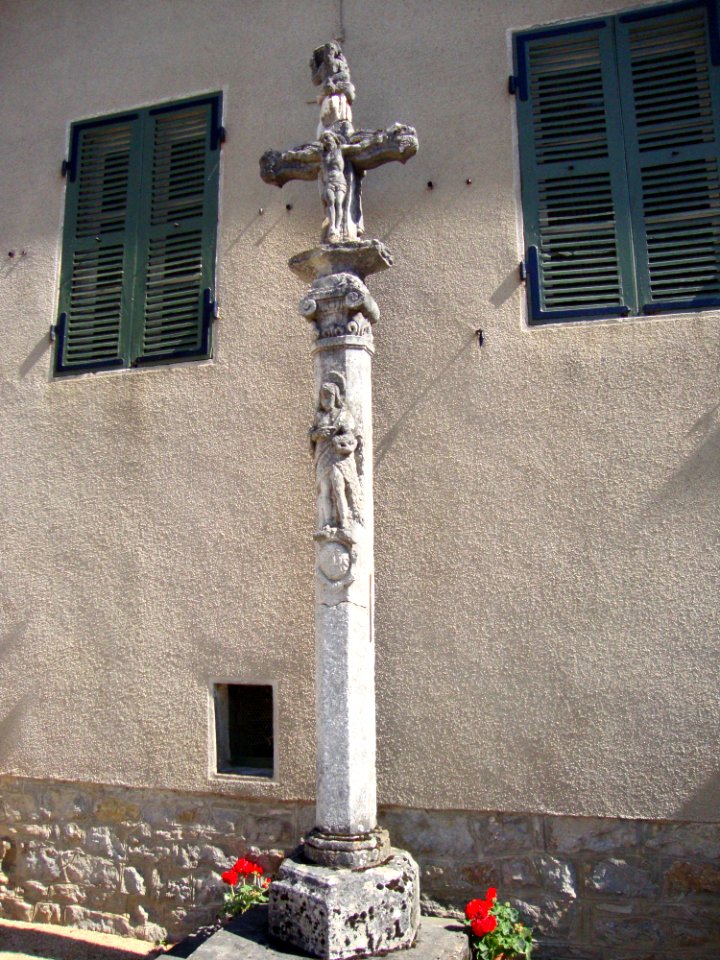 St.Jean-de-Vaux (Saône-et-Loire, Fr) croix