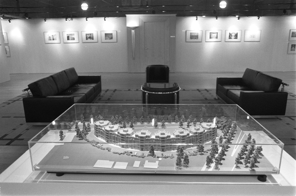 Tentoonstelling van het werk van architect Ricardo Bofill in de Beurs van Berlag, Bestanddeelnr 934-5050