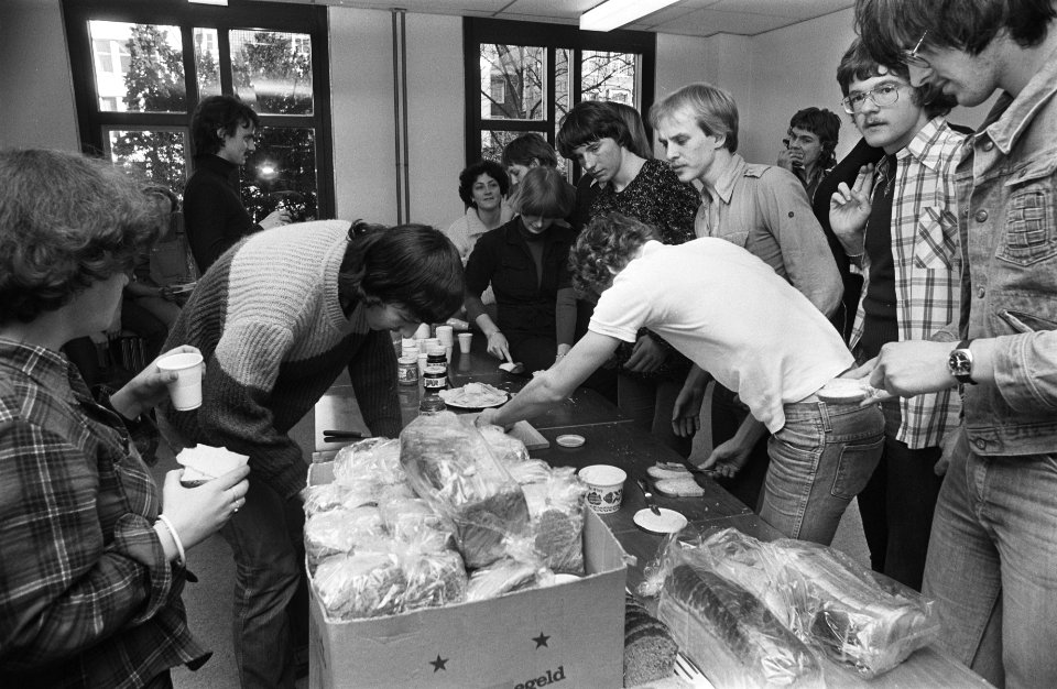 Studenten lerarenopleiding VU hebben gebouw Keizersgracht bezet bezetters smere, Bestanddeelnr 929-5225