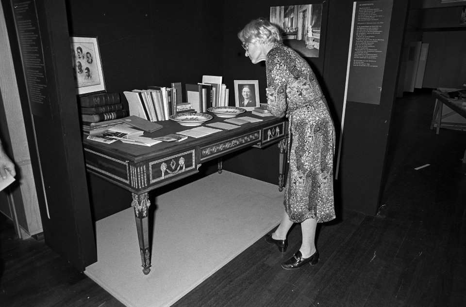 Tent. Wilhelmina in Londen in Rijksmuseum te Amsterdam van 25-10-1980 tot 02-02-, Bestanddeelnr 931-1054