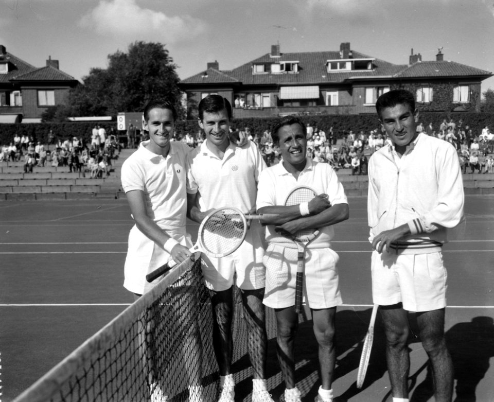 Tennissers van G Kramer in Scheveningen, Bestanddeelnr 911-4480