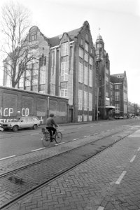 Sloop voormalig hoofdkantoor NMB tegenover World Trade Center Amsterdam, Bestanddeelnr 934-1823