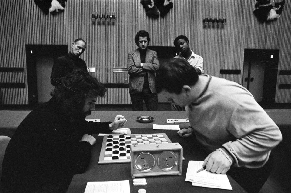 Suikerdamtoernooi Amsterdam (zesde ronde) Wiersma tegen Agafonov, Bestanddeelnr 928-3368