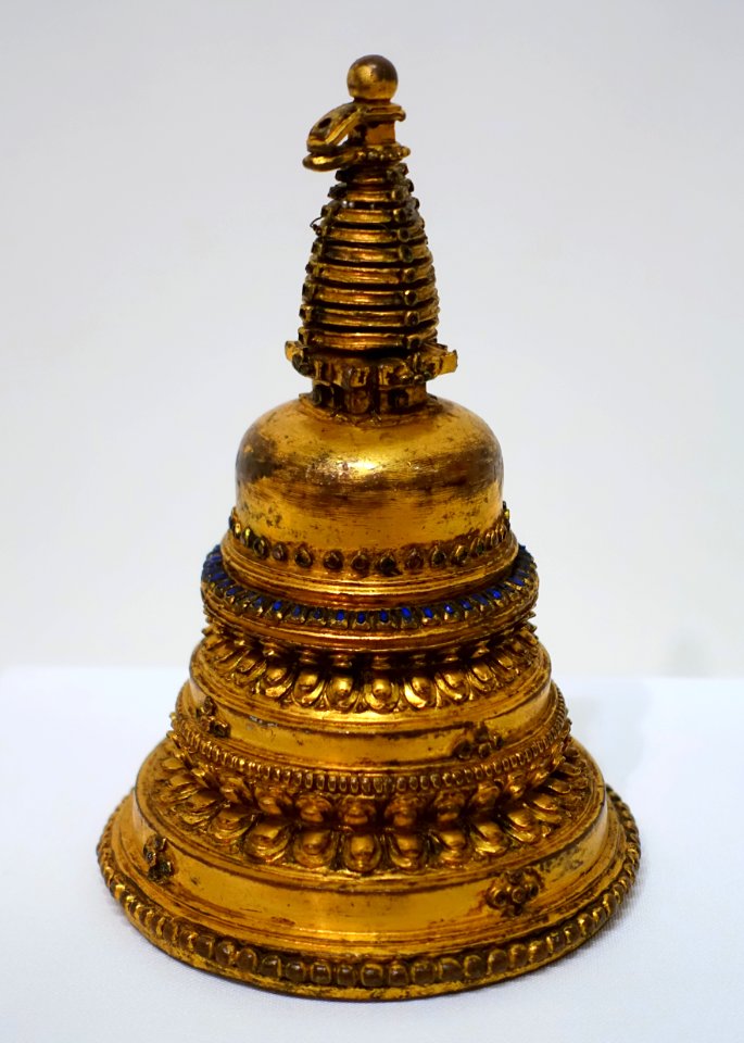 Stupa, Tibet, c. 1300s AD, gilt bronze and semiprecious stones - Dallas Museum of Art - DSC04982