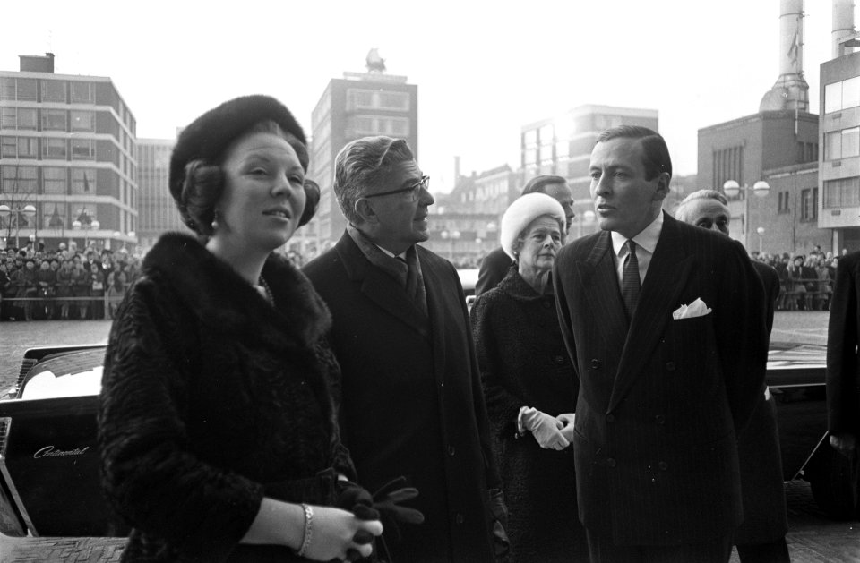 St. Laurenskerk te Rotterdam gerestaureerd, 26 Prinses Beatrix en burgemeester T, Bestanddeelnr 921-9395