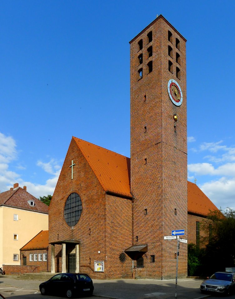 St. Joseph-Kirche (Berlin-Siemensstadt) von Südwest