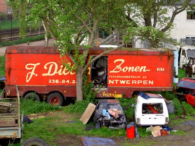 Sloop met vrachtwagen aanhanger, Ceulemansstraat 29, Antwerpen