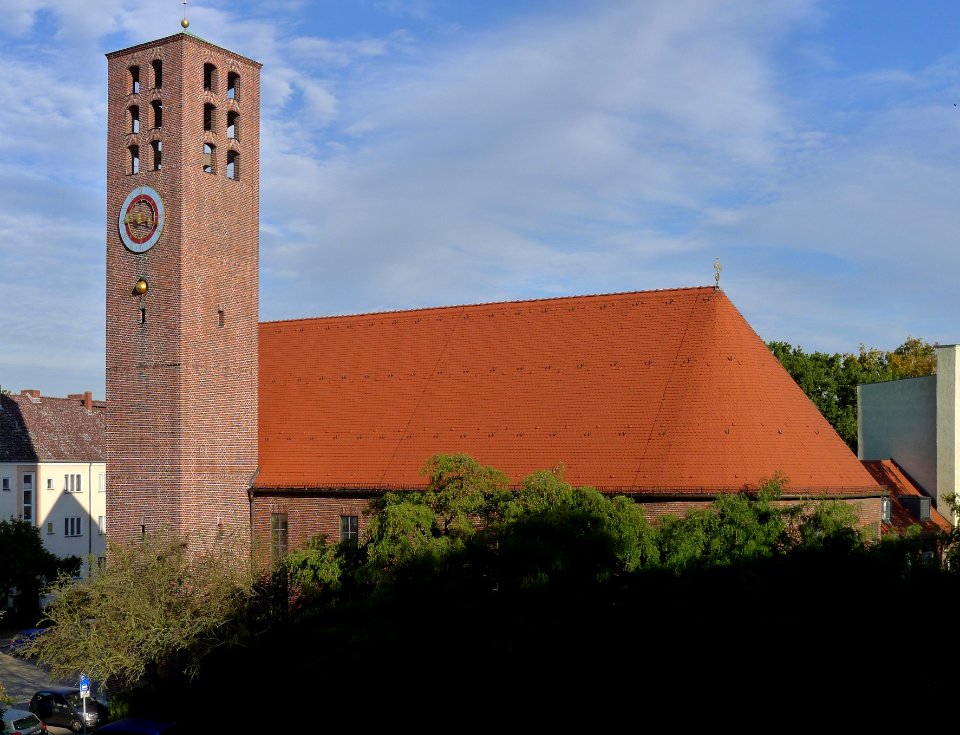 St. Joseph-Kirche (Berlin-Siemensstadt) von Südost
