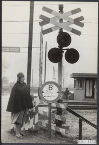 Spoorwegovergangen, werknemers, vrouwen, Keijser-Kooistra mw. B., Bestanddeelnr 056-0552
