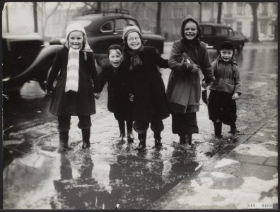 Sneeuw, winters, kinderen, spelen, Bestanddeelnr 060-0408