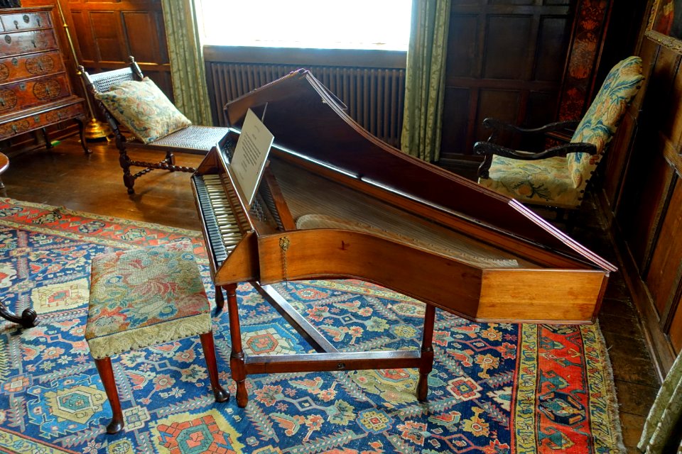Spinet, Thomas Hitchcock, the younger, London, 1690, walnut - Packwood House - Warwickshire, England - DSC09016