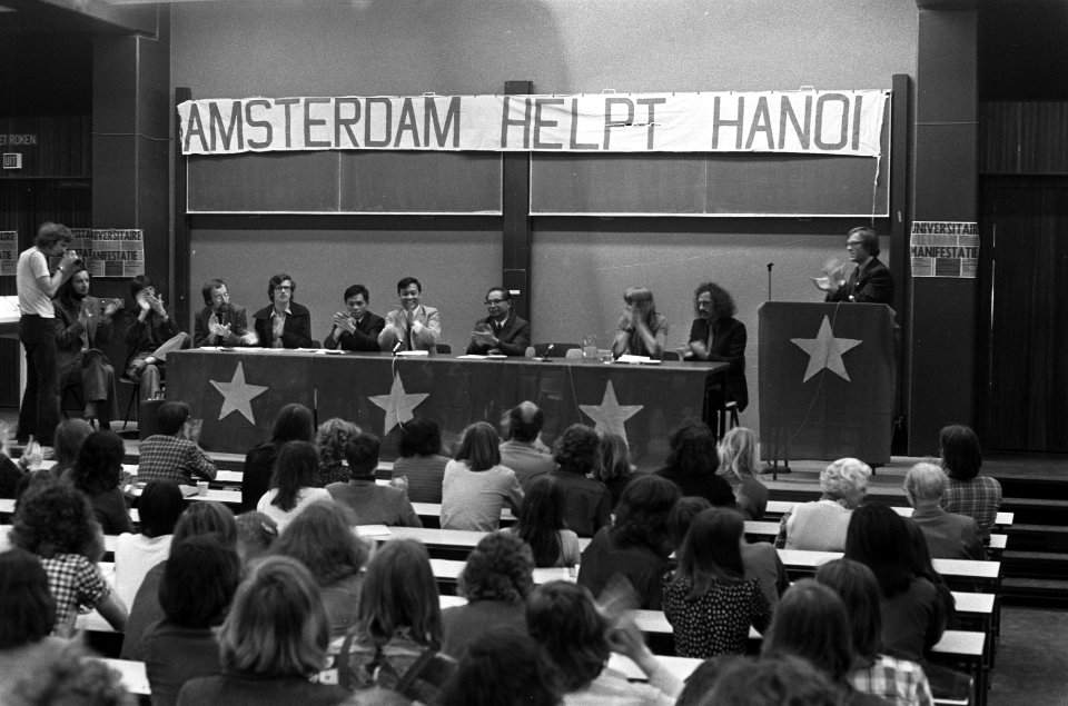 Slotbijeenkomst Vietnamdag van de Gemeentelijke Universit Amsterdam, Bestanddeelnr 926-4367