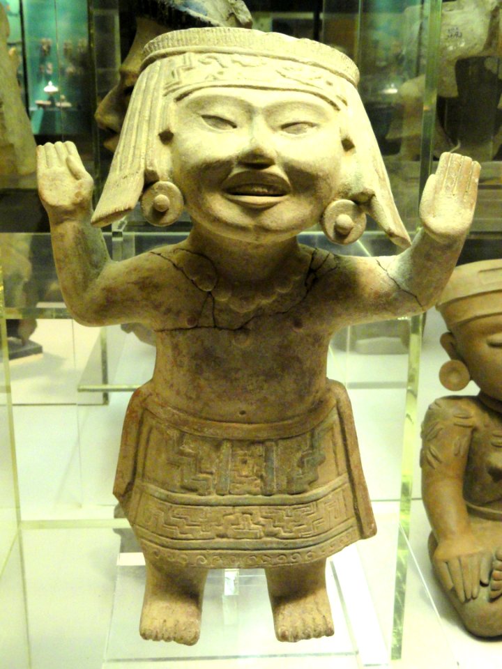 Smiling figure, central Vera Cruz - Mesoamerican objects in the American Museum of Natural History - DSC06028