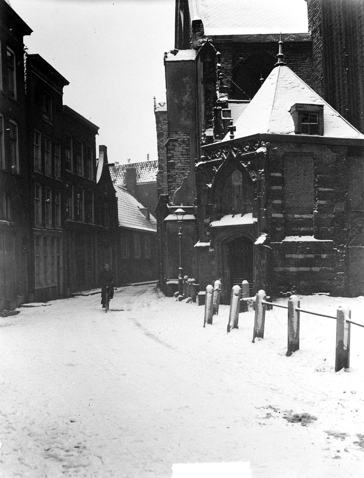 Sneeuw te Amsterdam Oudekerksplein, Bestanddeelnr 904-3520