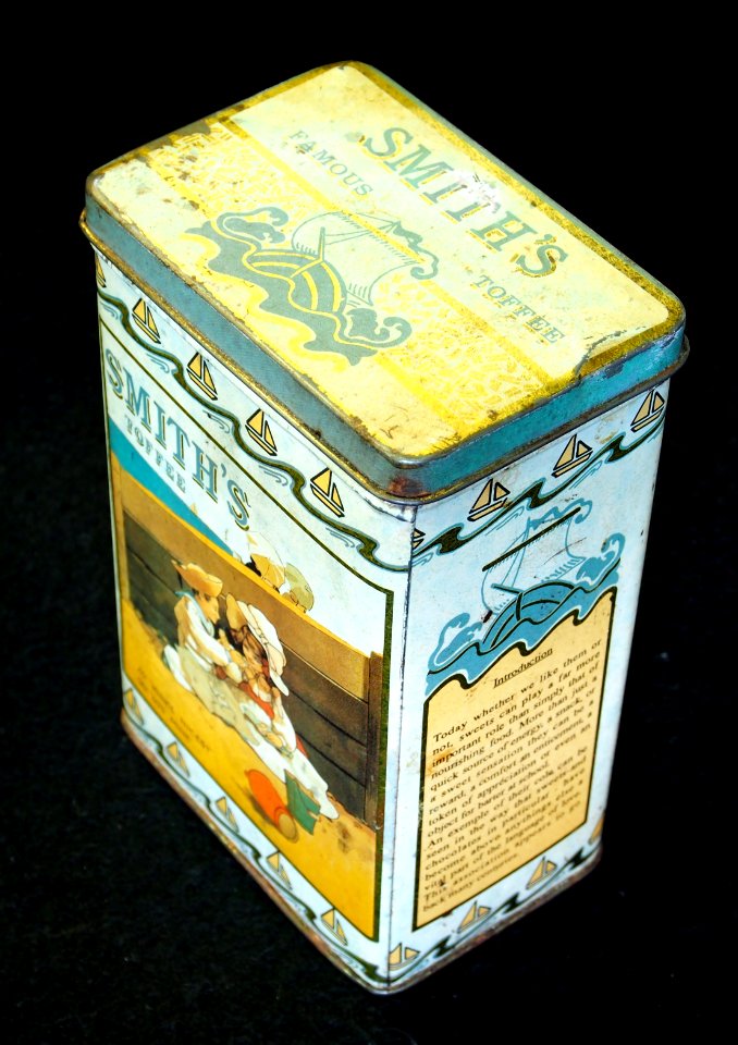 Smiths Toffee tin, pic2
