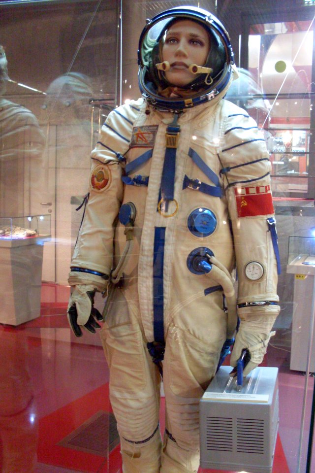 Sokol K space suit (MMA 2011) (1)